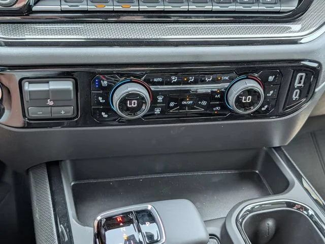 2026 Chevrolet Silverado 1500 ZR2 - Photo 25