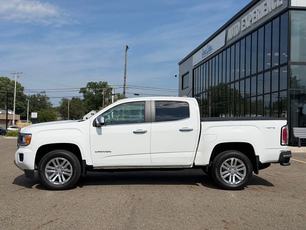 Used 2018 White GMC SLT image 2