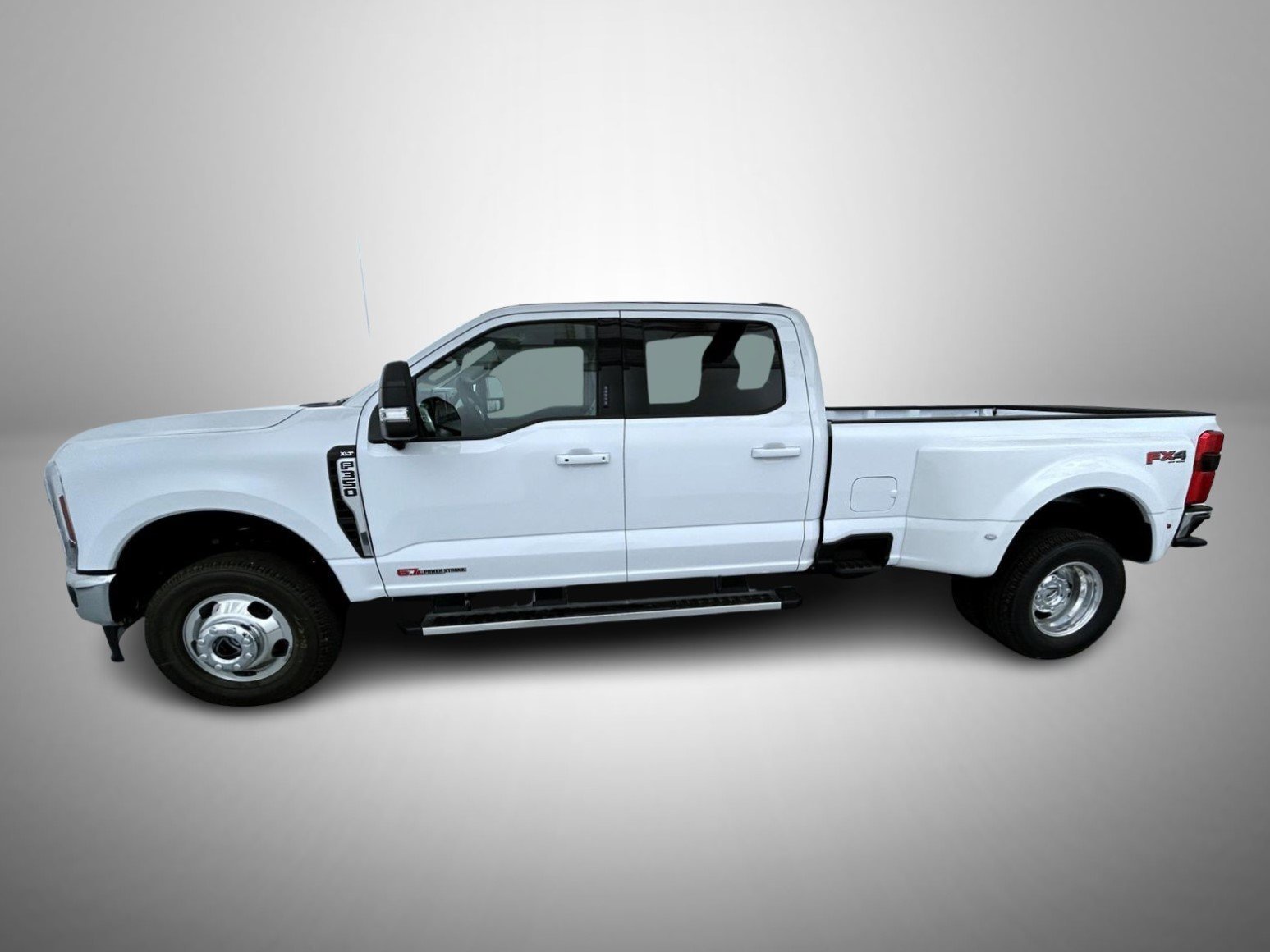 New 2027 Oxford White Ford XLT image 8