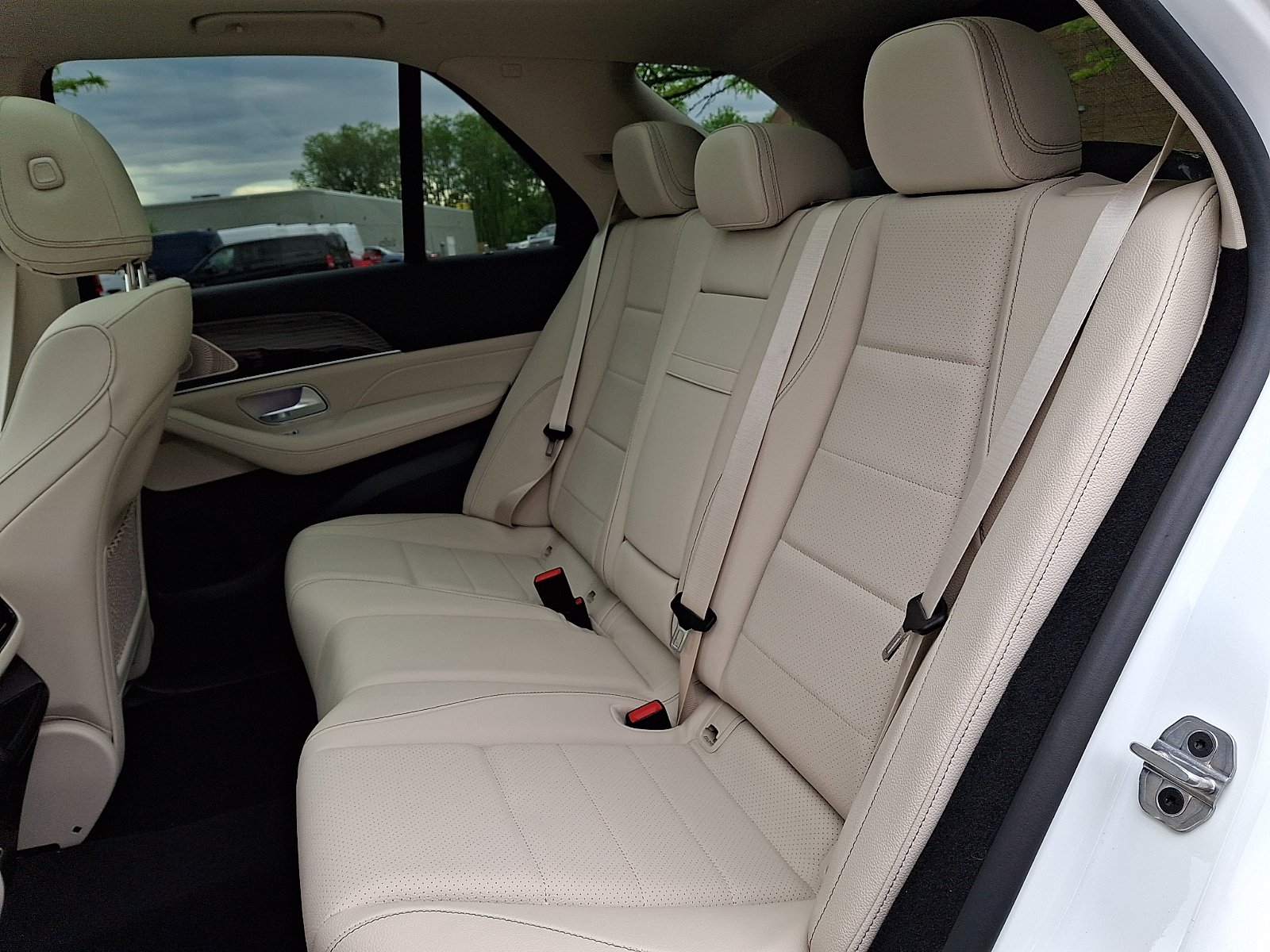 New 2026 Polar White Mercedes-Benz GLE 450 image 8