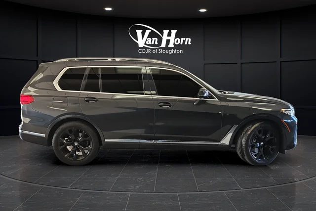 Used 2022 Dark Graphite BMW xDrive40i image 8