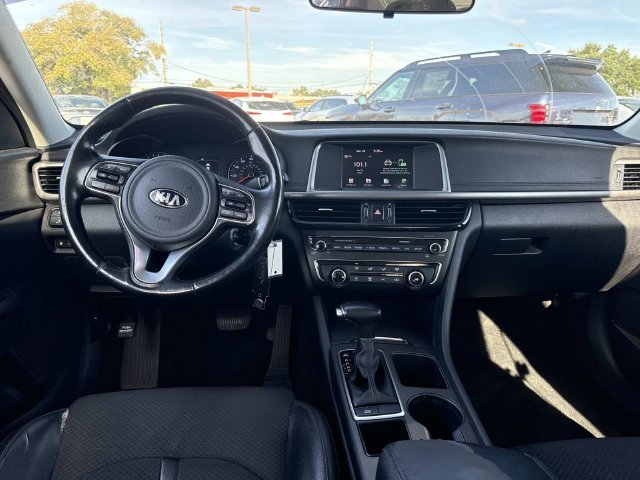 2018 Kia Optima S - Photo 15