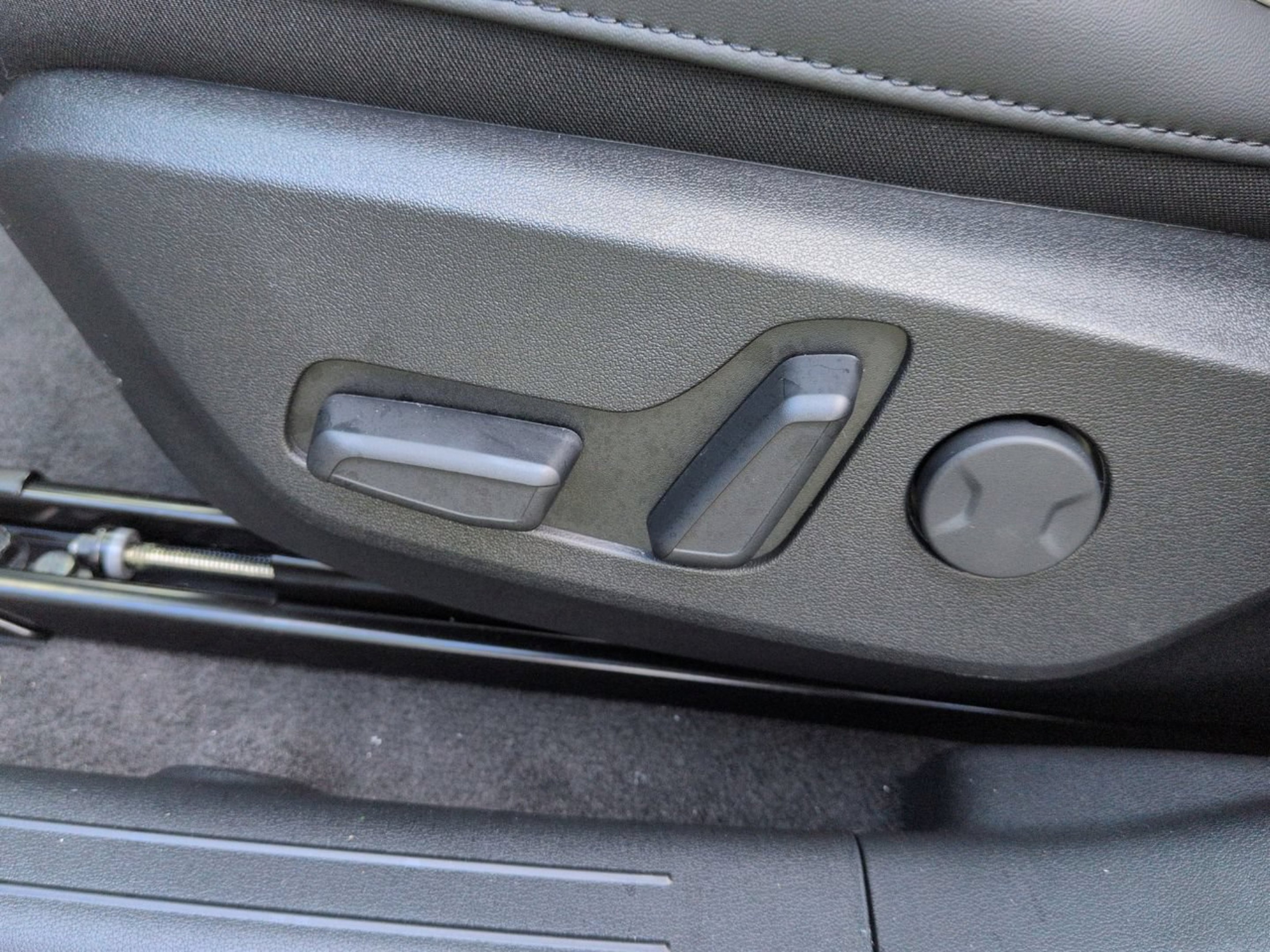 New 2026 Glacier White Pearl/Black Roof Kia GT-Line image 14