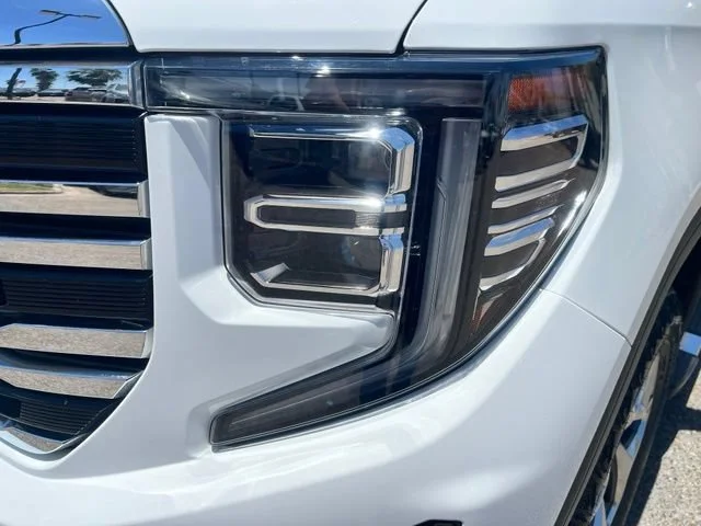 Used 2023 SUMMIT WHITE GMC SLT image 4