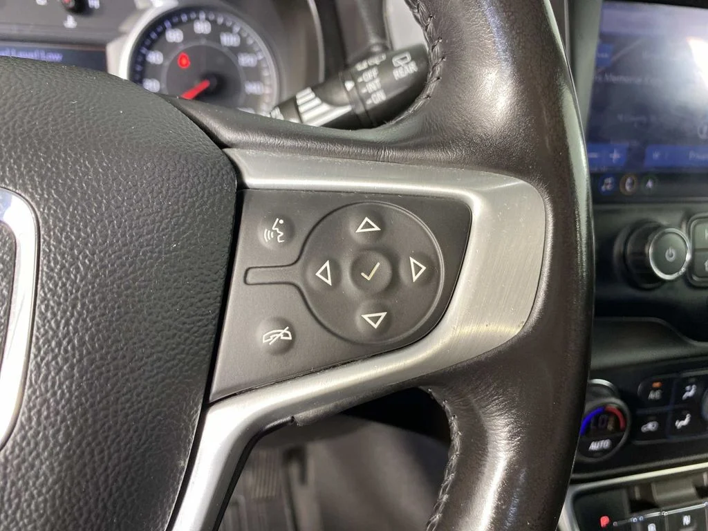 Used 2022 Silver GMC SLT image 17