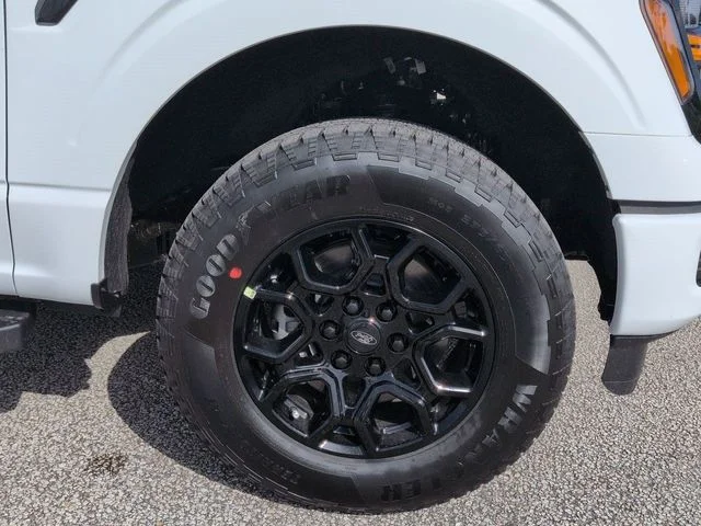 New 2026 Oxford White Ford XLT image 11