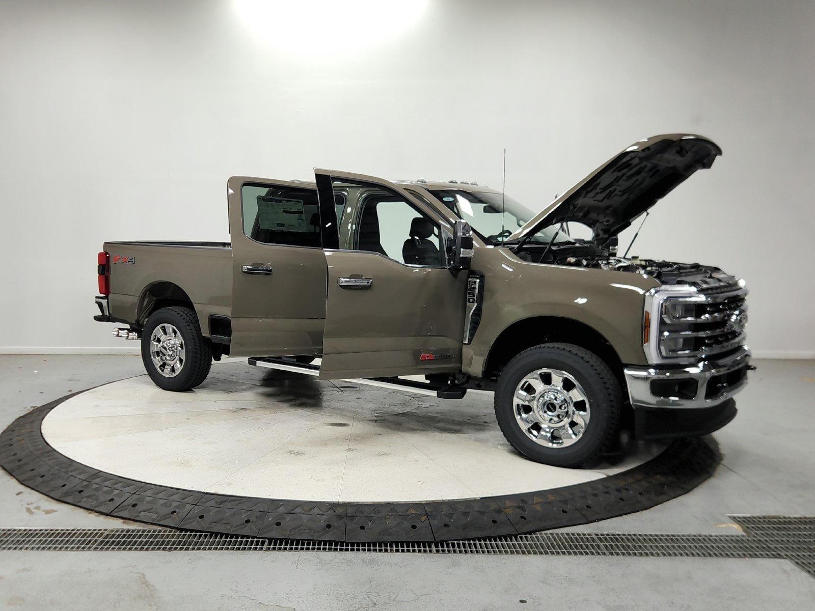New 2027 Marsh Gray Metallic Ford F-250® Lariat® image 10