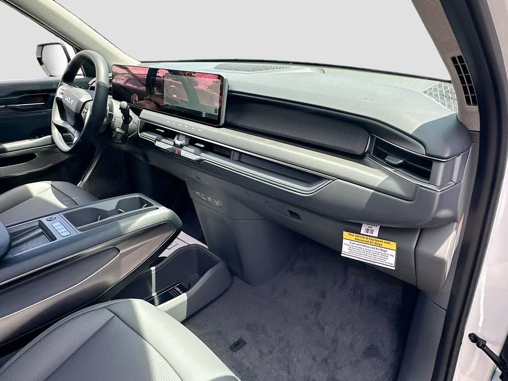 New 2026 Glacial White Pearl Kia Light Long Range RWD image 31
