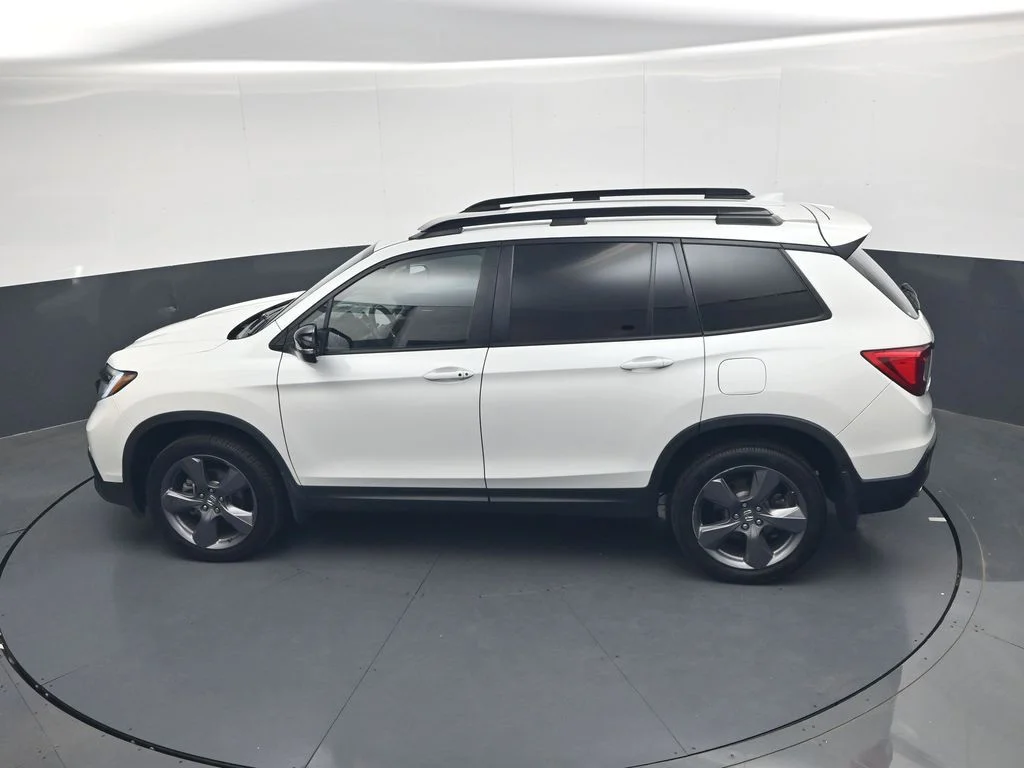 Used 2020 Platinum White Pearl Honda Touring image 37