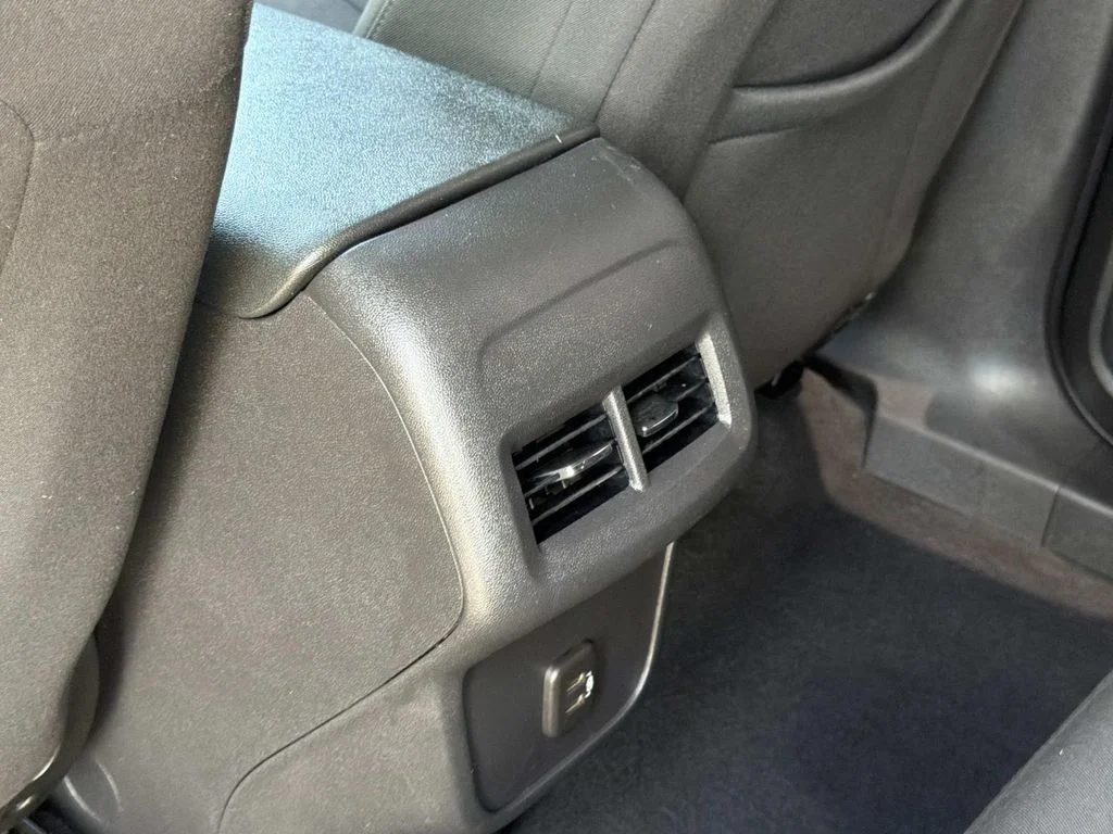 Used 2022 Silver Ice Metallic Chevrolet LT image 25