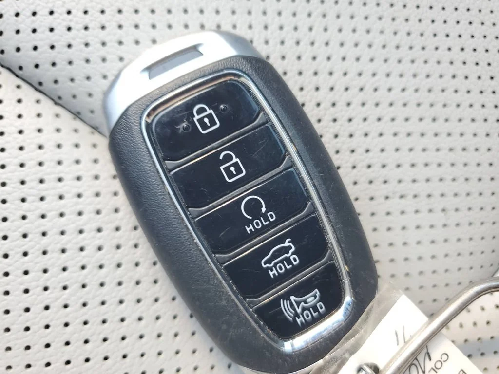 Used 2021 White Hyundai Limited image 29