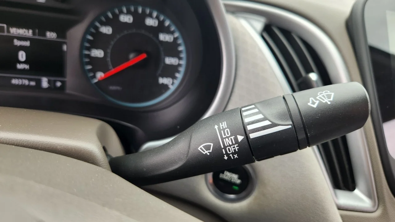 Used 2023 SUMMIT WHITE Chevrolet LS image 20