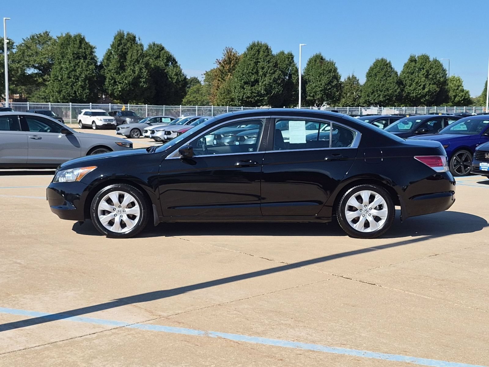 Used 2010 Crystal Black Pearl Honda EX-L Sedan image 9