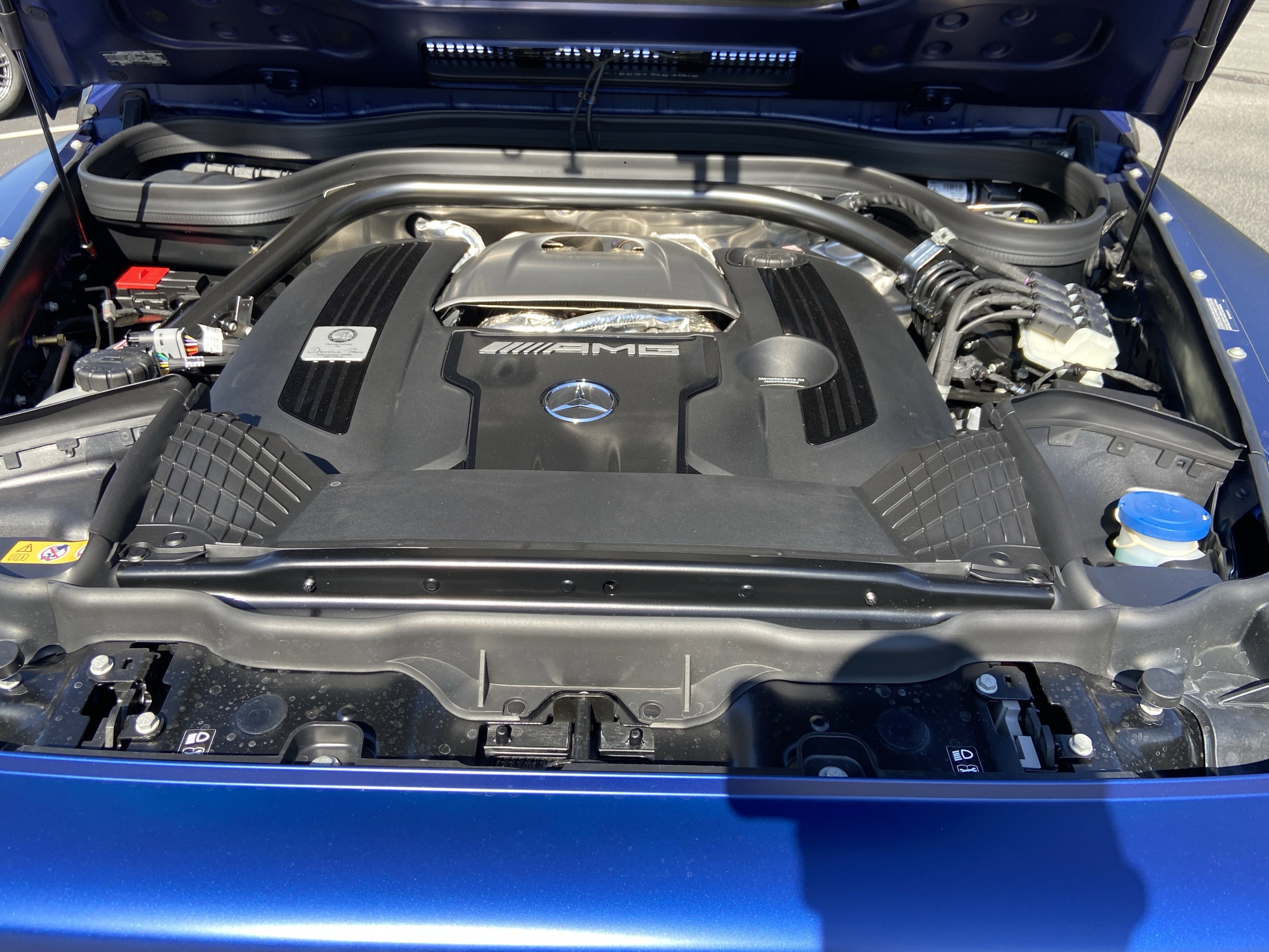 New 2026 MANUFAKTUR Exclusive Brilliant Blue Magno Mercedes-Benz AMG® G 63 SUV image 44
