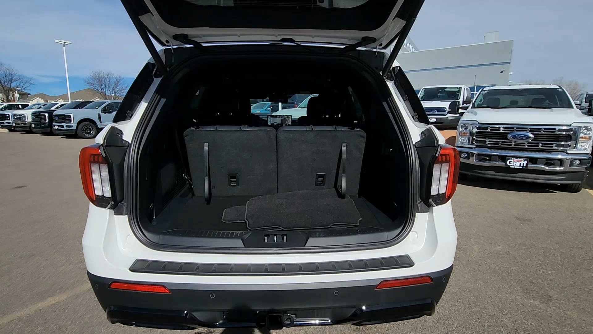 2026 Ford Explorer ST-Line - Photo 28