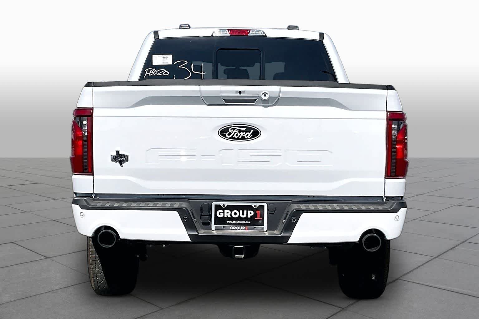 New 2026 Oxford White Ford XLT image 4