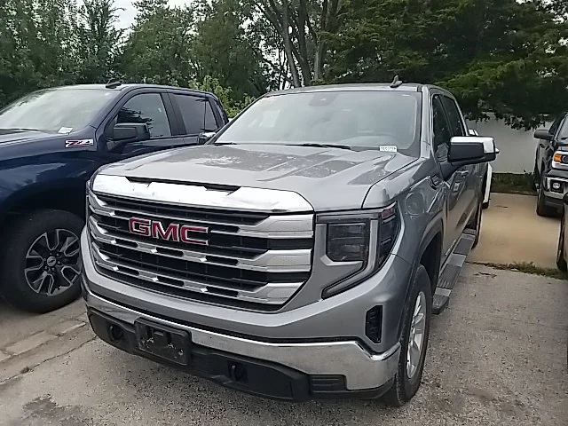 Used 2024 Silver GMC SLE image 12