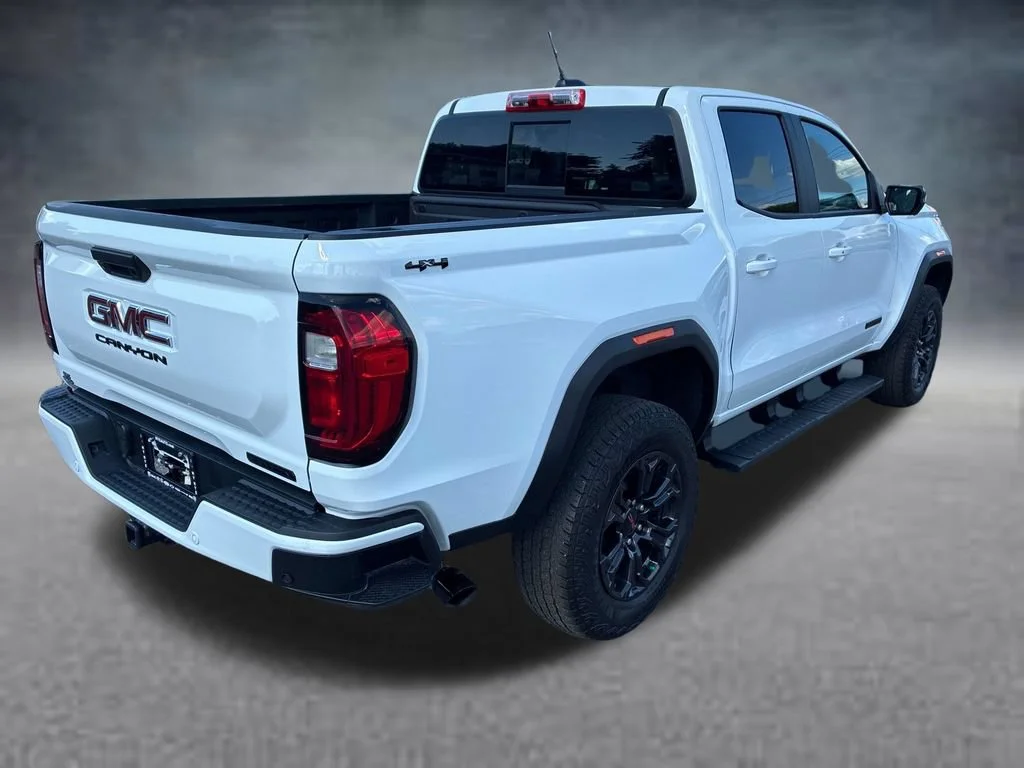 Used 2024 Summit White GMC Elevation image 5