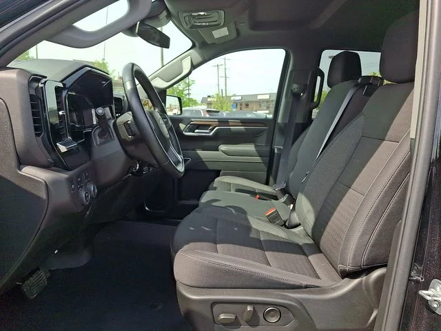Used 2025 Black Chevrolet LT image 13