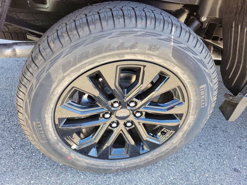 New 2026 Antimatter Blue Metallic Ford XLT image 6