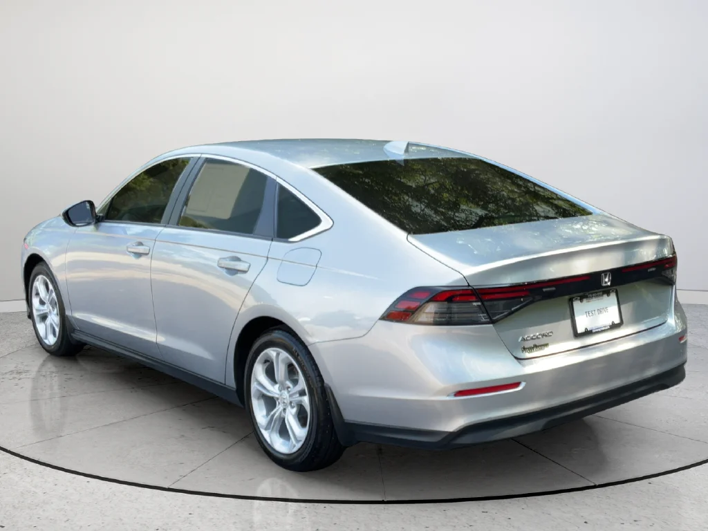 2025 Honda Accord LX - Photo 6