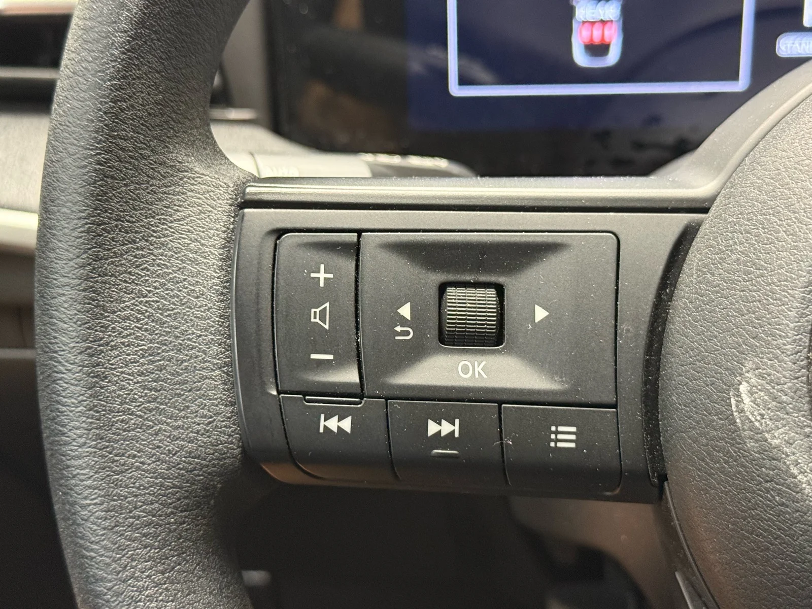 Used 2025 Fresh Powder (qm1) Nissan SV image 12