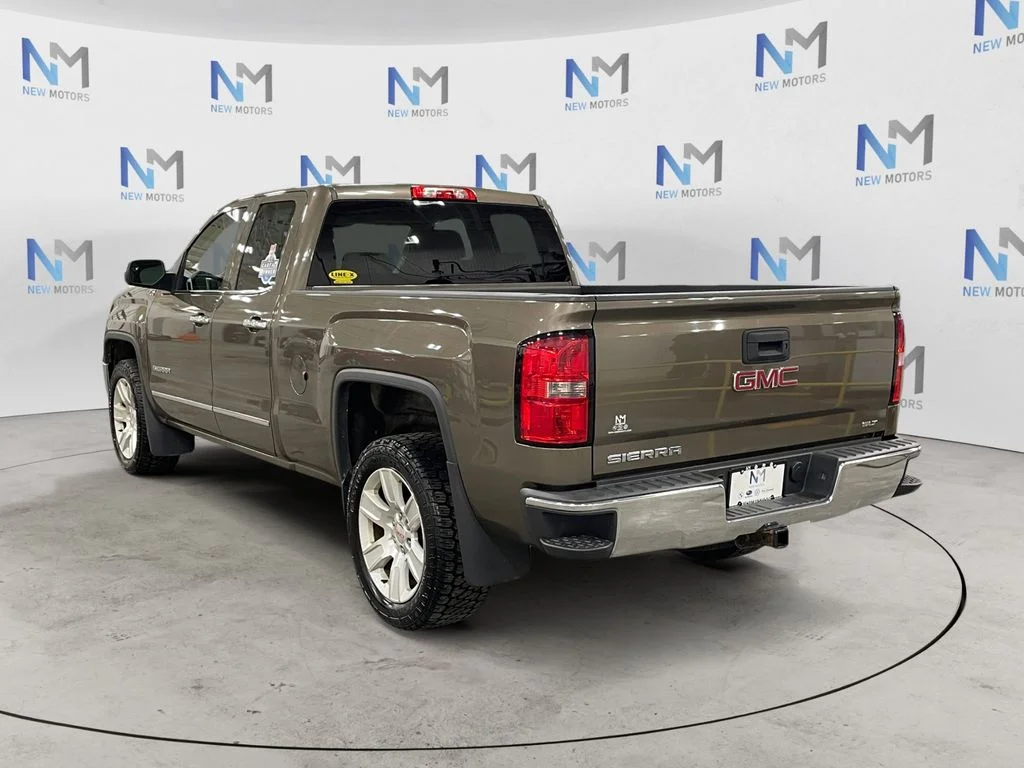Used 2015 Bronze Alloy Metallic GMC SLT image 3