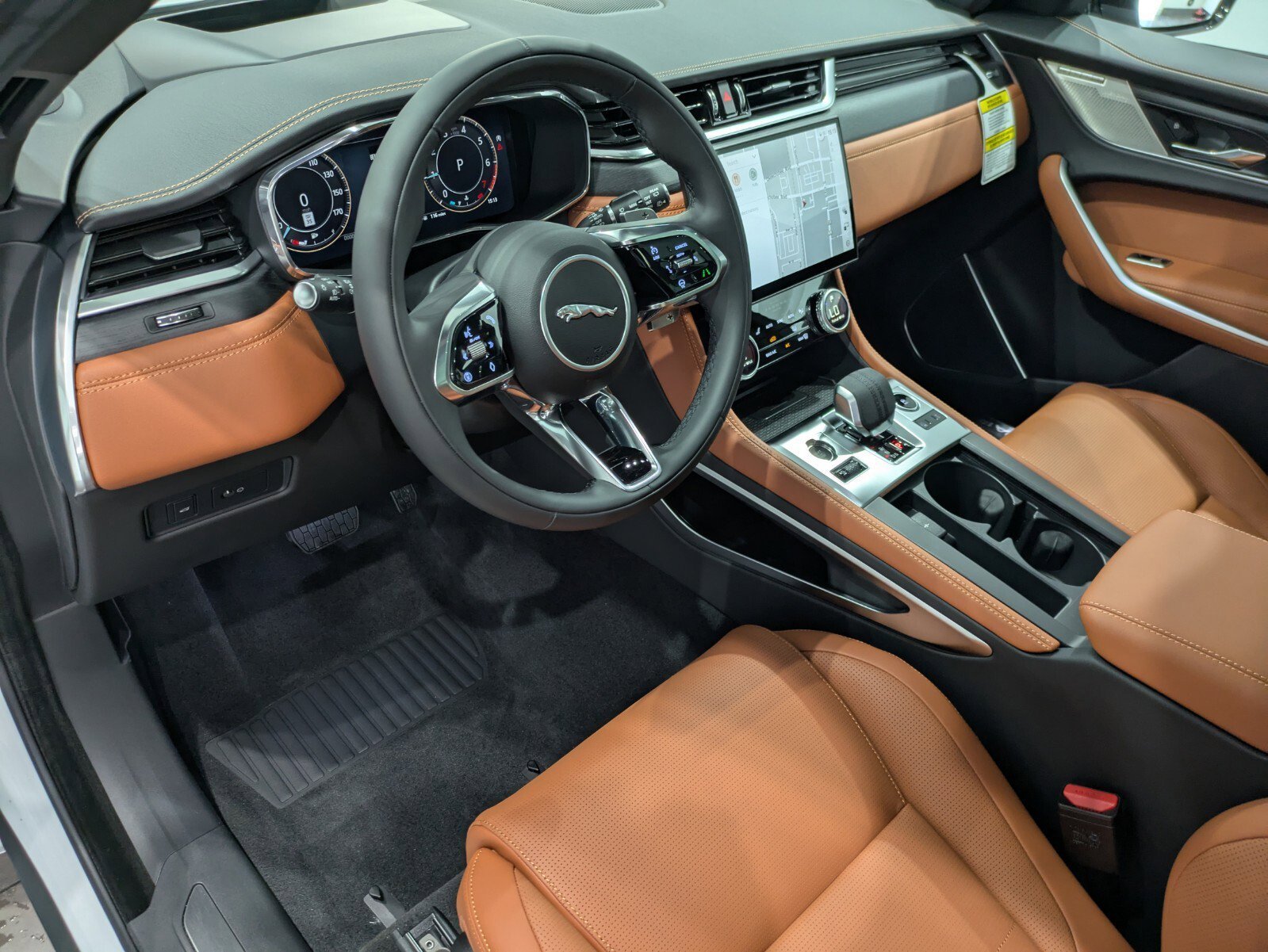 2026 Jaguar F-Pace R-Dynamic S - Photo 7