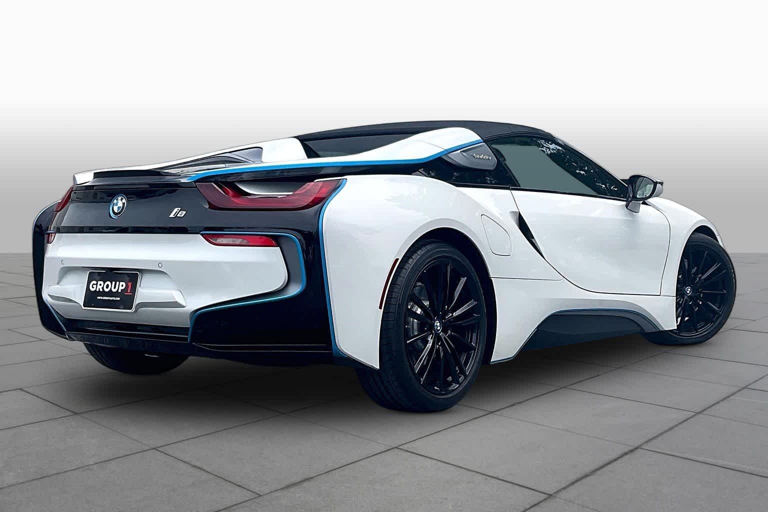 Used 2019 Crystal White Pearl Metallic w/Frozen Gray Accent BMW  image 11