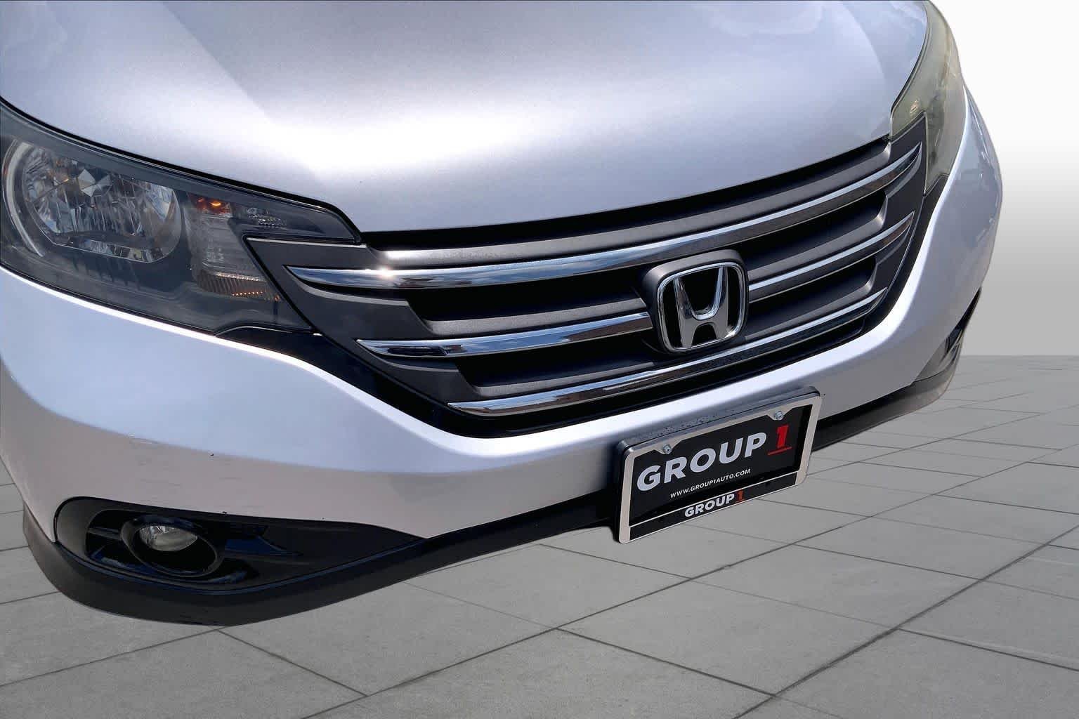 Used 2014 Alabaster Silver Metallic Honda EX-L image 29