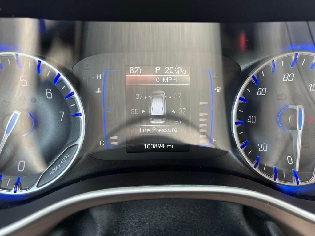 Used 2022 Silver Chrysler LX image 16