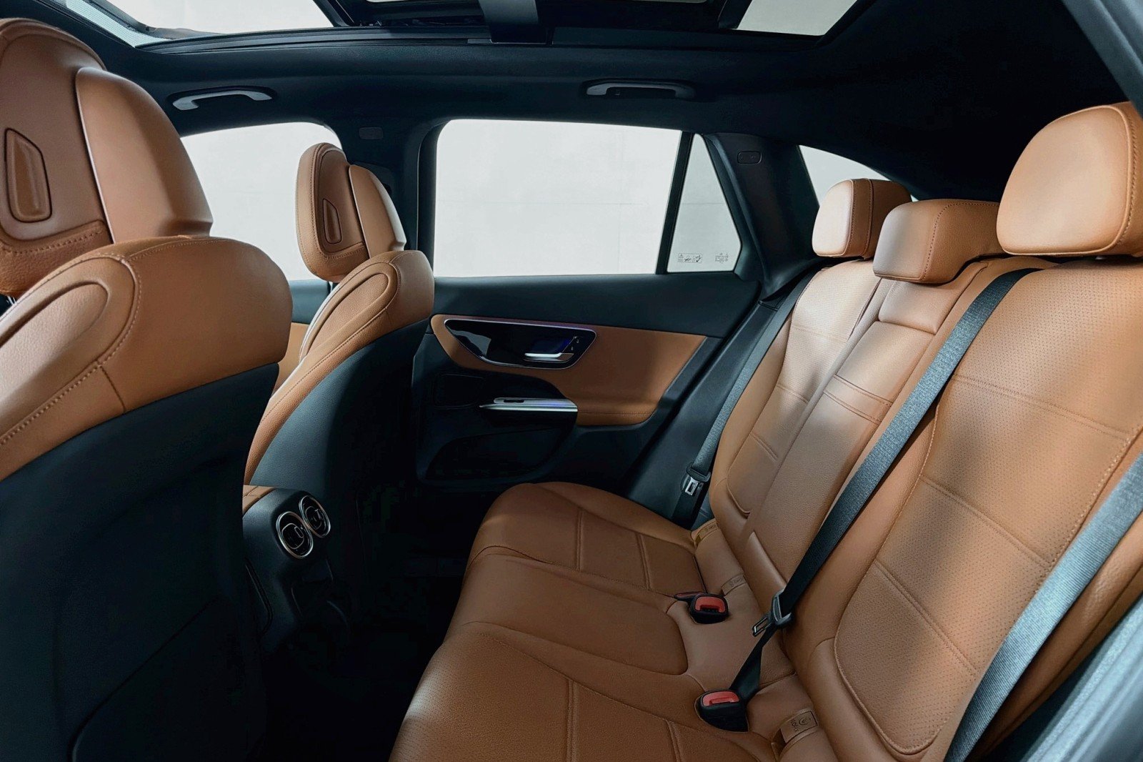 New 2026 Black Mercedes-Benz GLC 300 SUV image 7