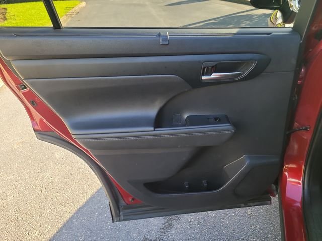 Used 2020 Red Toyota XLE image 11