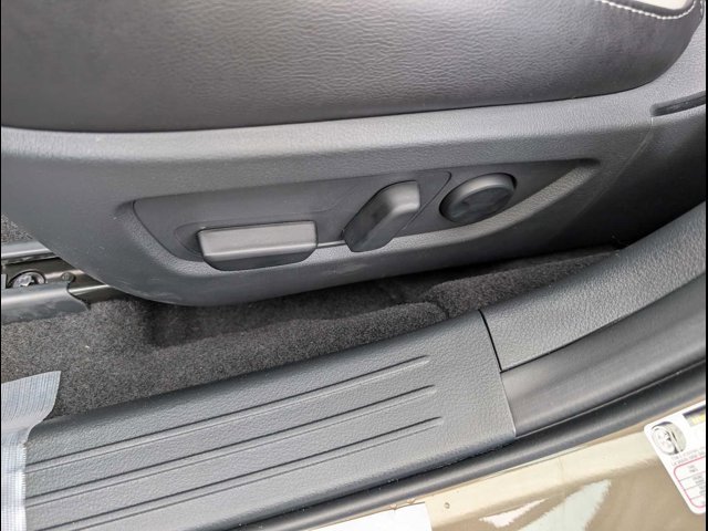 New 2026 Zircon Sand Metallic Mazda 2.5 Turbo AWD image 31
