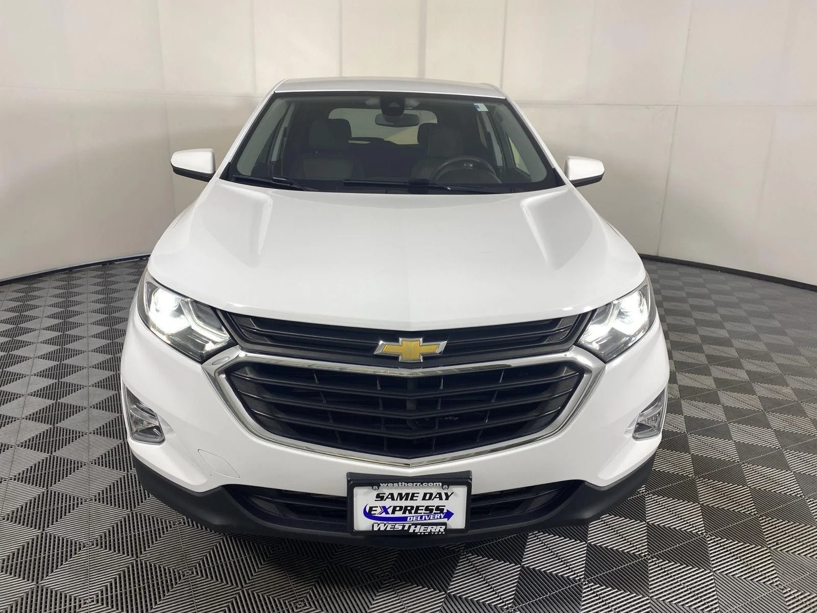 Used 2020 Summit White Chevrolet LT image 4
