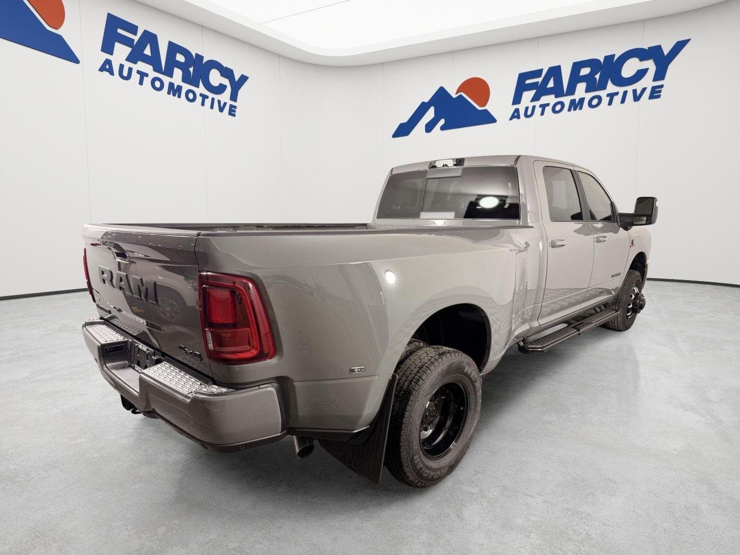 New 2026 Ceramic Gray Clear-Coat Exterior Paint RAM Laramie image 8