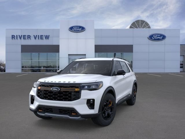 New 2026 Star White Metallic Tri-Coat Ford Tremor® image 2