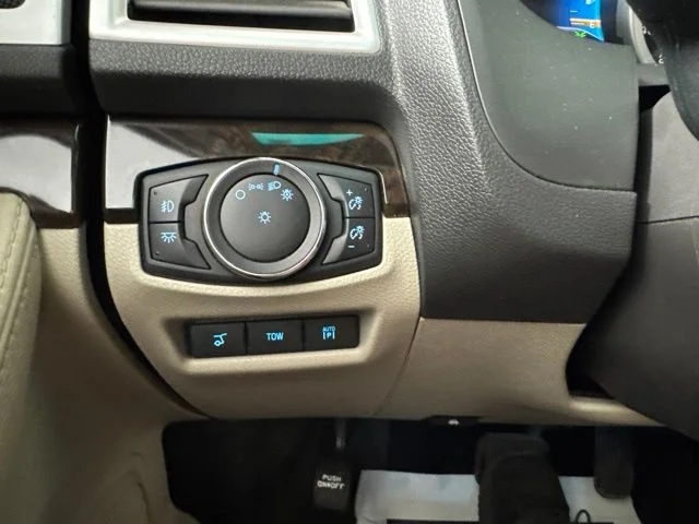 Used 2015 Bronze Ford Limited image 20