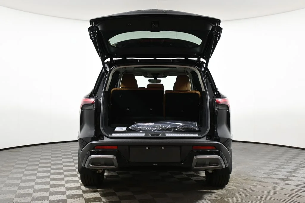 Used 2025 Black INFINITI Sensory image 29