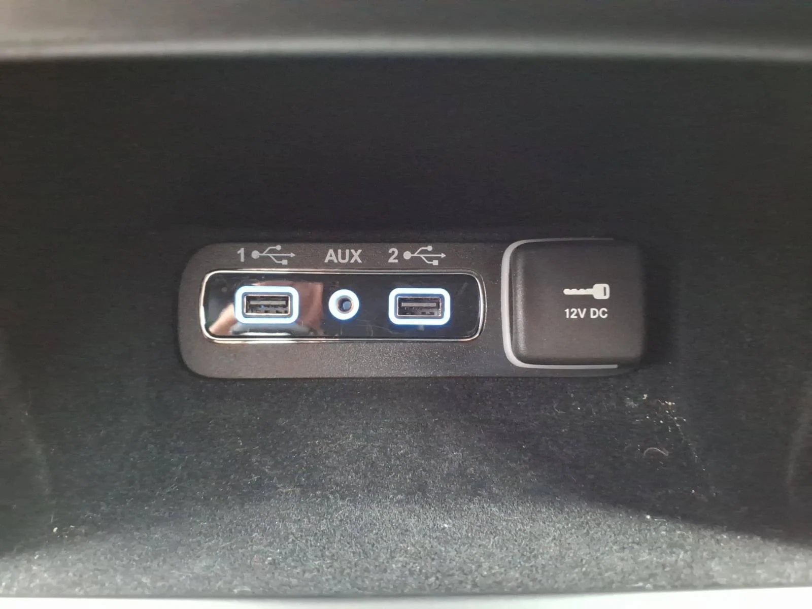 Used 2021 Granite Crystal Metallic Clearcoat Jeep Laredo E image 20