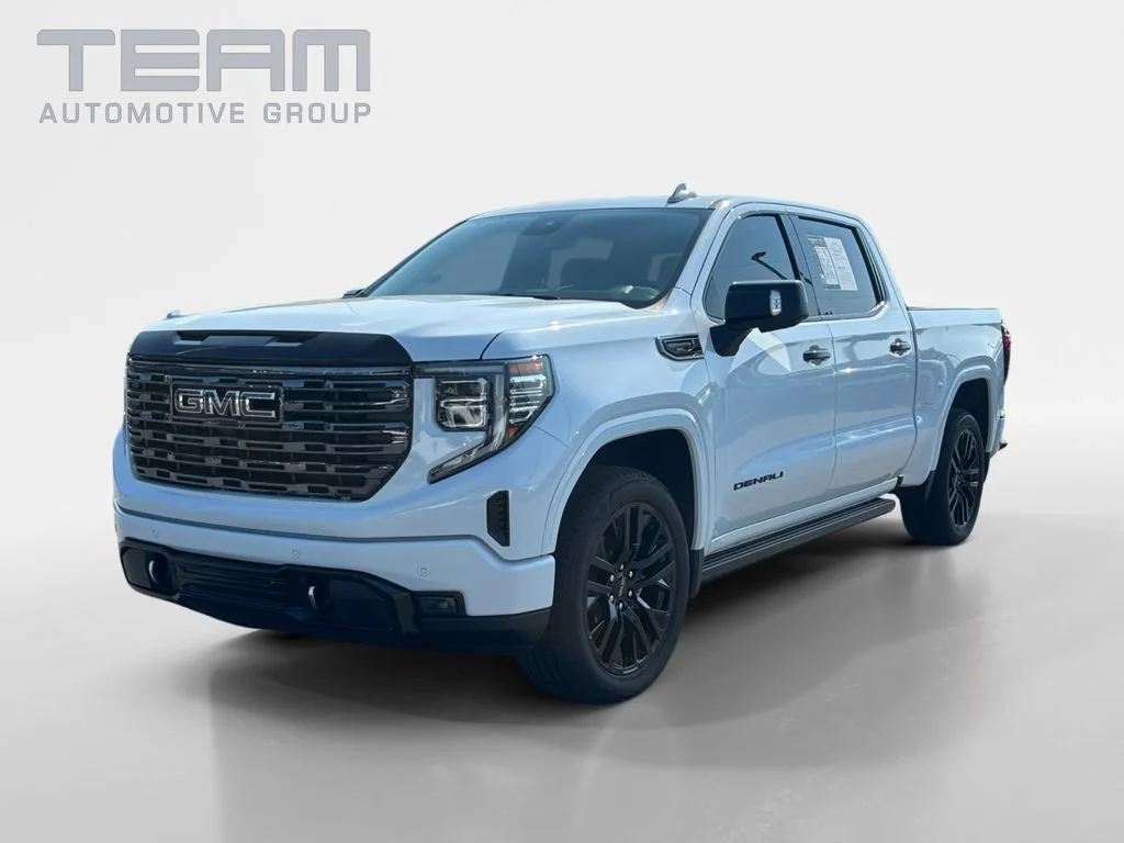 Used 2026 Glacier White Tricoat GMC Denali Ultimate image 3