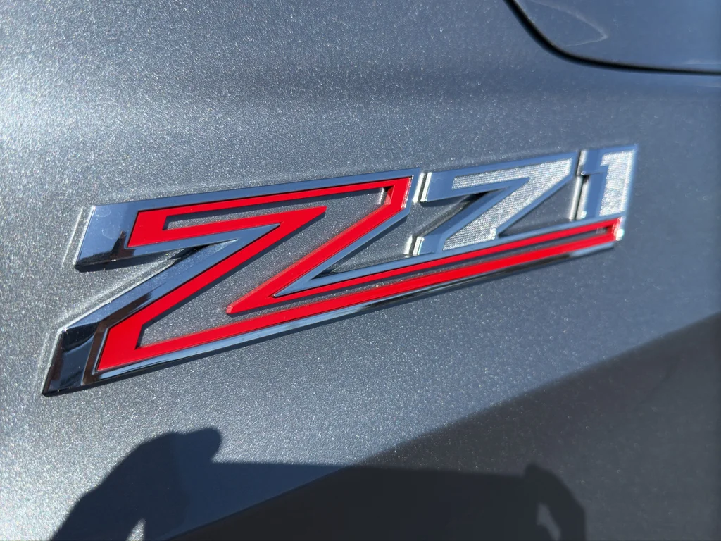Used 2025 Gray Chevrolet Z71 image 40