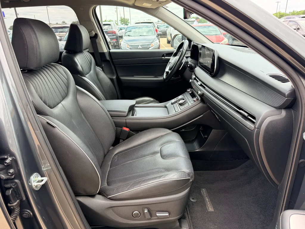 Used 2023 Steel Graphite Hyundai Limited image 13