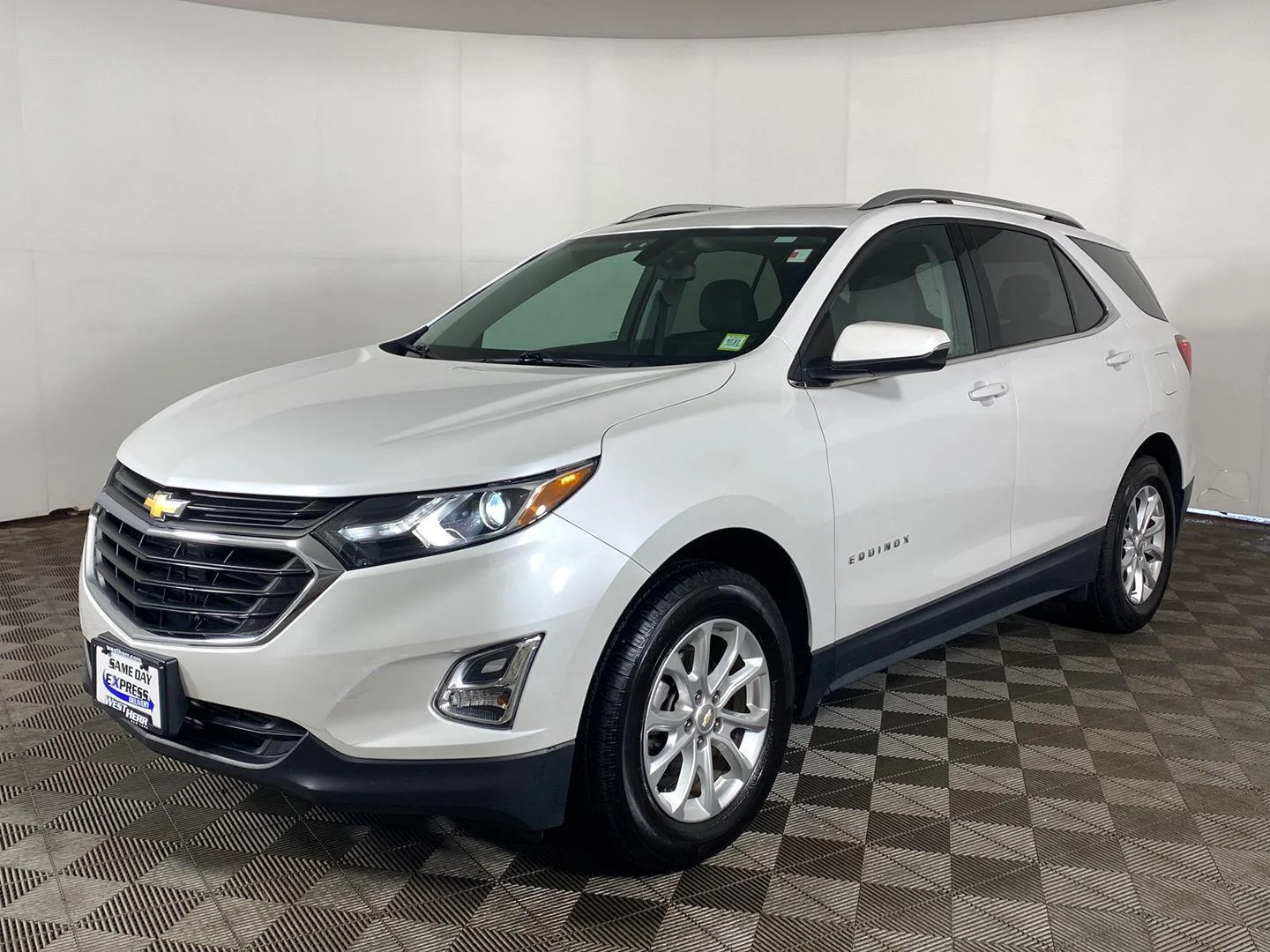 Used 2019 Iridescent Pearl Tricoat Chevrolet LT image 10