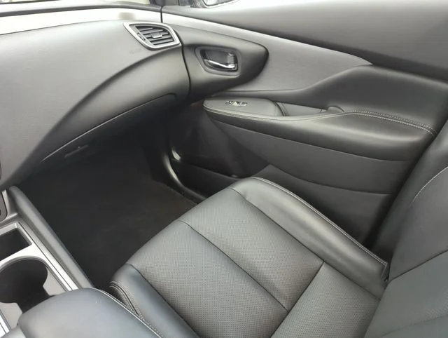 Used 2022 Gray Nissan SL image 29