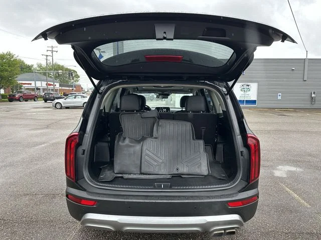 Used 2021 Black Kia S image 22