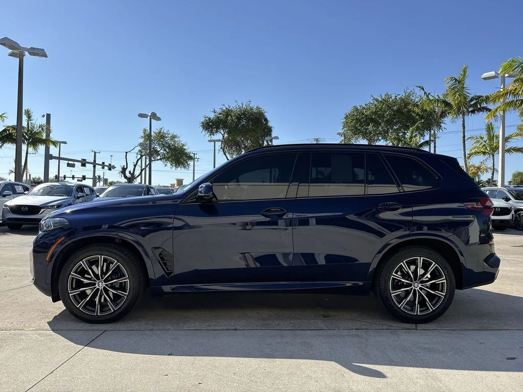 Used 2024 Blue BMW xDrive40i image 27