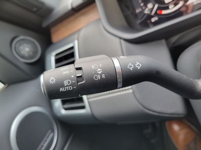 Used 2025 Bronze Land Rover Dynamic SE image 33