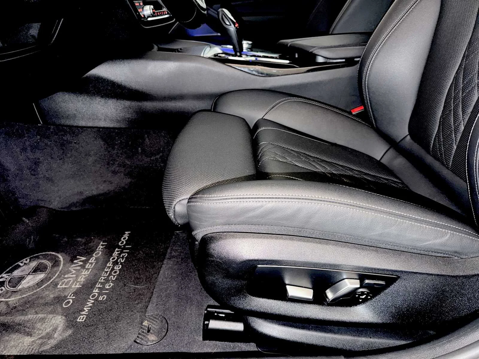 2023 BMW 5 Series 530i - Photo 10