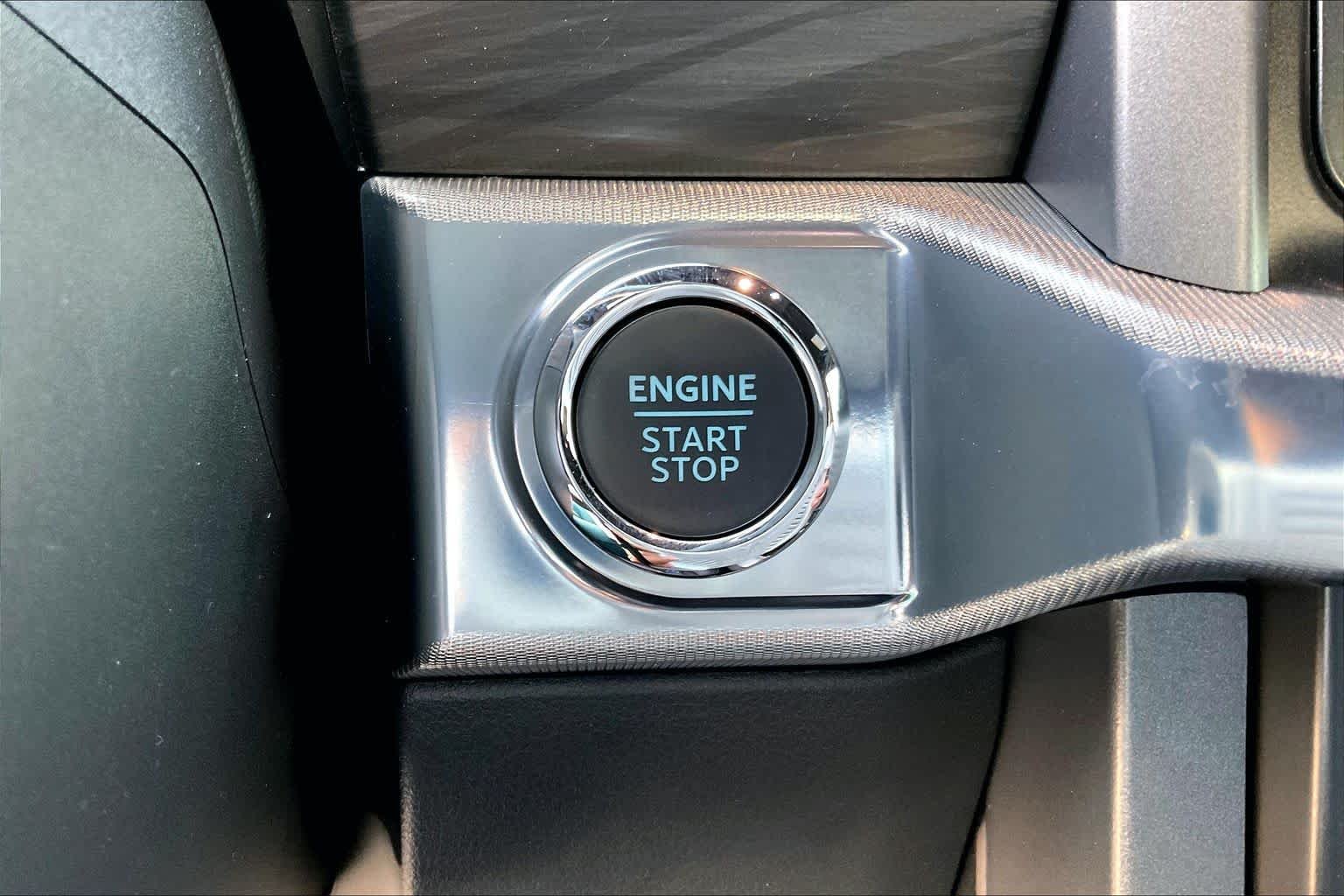 New 2026 Agate Black Metallic Ford Lariat® image 17